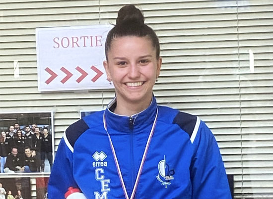 Emily Parra championne du Cercle d'Escrime Melun Val de Seine (CEMVS)