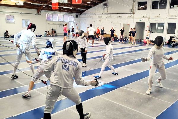 Escrimeurs lors d'un stage de Cercle d'escrime Melun Val de Seine (CEMVS)
