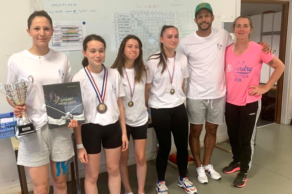 jeunes lors d'un stage du Cercle d'Escrime Melun Val de Seine (CEMVS)